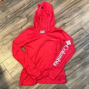 Coral Hooded Columbia Top with sun protection